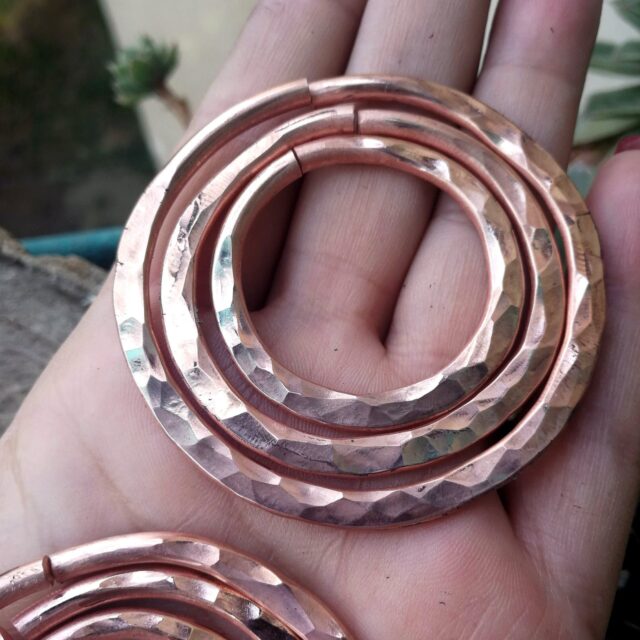 8 gauge Hammered Hoops   Copper Hoops  – Stretched Ears