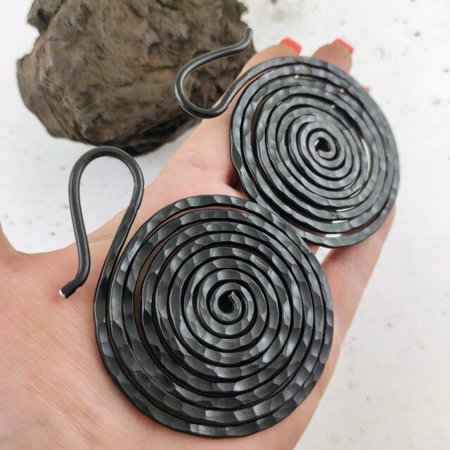 3.14 inches Earrings / 8 gauge Spiral Hoops / Stretched Lobes / Ear Weights / Blaack Ear weights